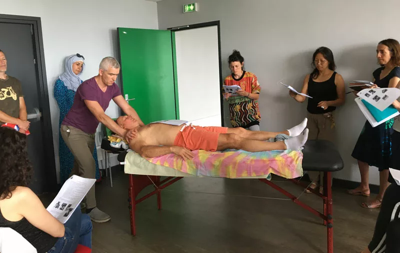 https://www.awmtc.fr/wp-content/uploads/2023/08/VISUEL_CYCLE-1_CURSUS-DIETETIQUE_MASSAGE_ANNEE-2-rognee-jpg.webp